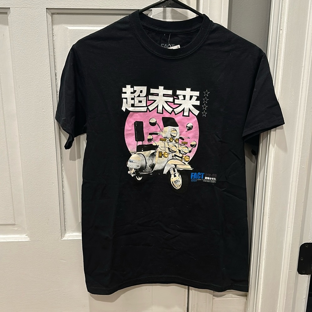 Urban outfitters black graphic tshirt. Size small NWT.